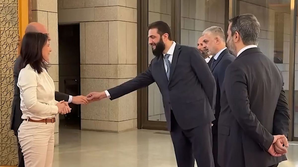 Der Tag EU Geht Einen Schritt Auf Syriens Machthaber Zu N tv de der-tag-eu-geht-einen-schritt-auf-syriens-machthaber-zu-n-tv-de