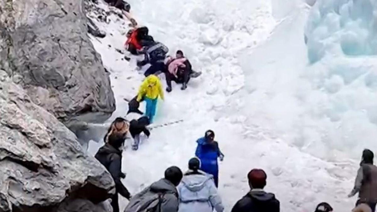 TRAGISCHES UNGL CK RIESIGER EISZAPFEN TRIFFT JUNGEN visual data 7