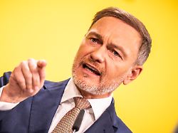 Lichterketten? Bringen nichts: Linder hält Proteste gegen die AfD für Zeitverschwendung