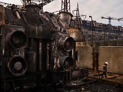 Russen greifen Energieanlagen an: Ukraine muss Notstromversorgung einschränken