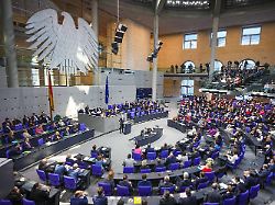 Letzte Debatte im 20. Bundestag: Ein Parlament voller "Vögel", "Meckeronkel" und "Nobelpreisträger"