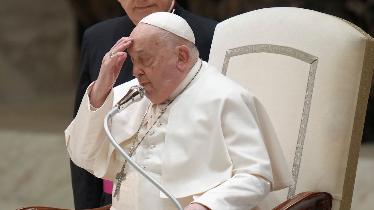 Papst weiter in Klinik - Angelus-Gebet abgesagt