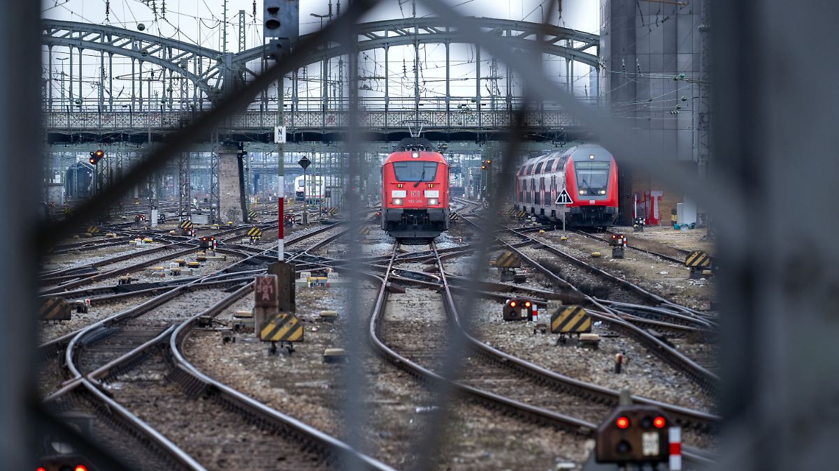 Bahn und EVG einigen sich auf Tarifvertrag