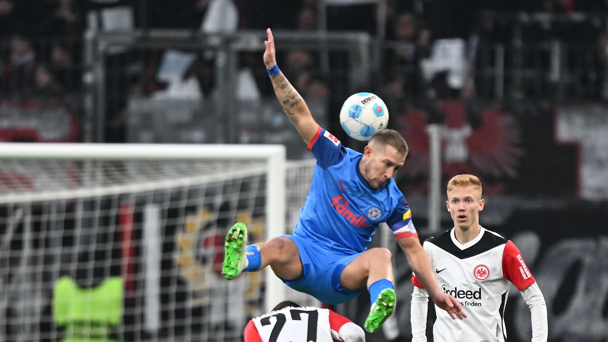 Eintracht schießt Holstein Kiel ans Tabellenende