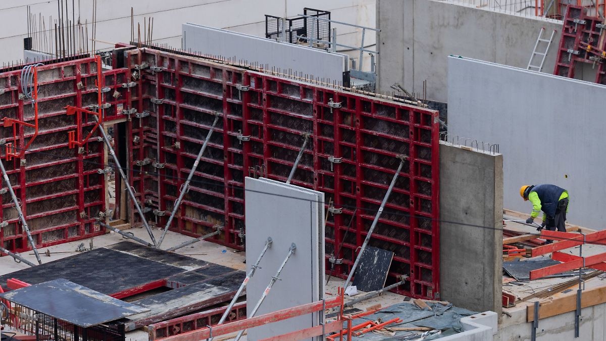 Zahl der Baugenehmigungen sinkt auf tiefsten Stand seit 2010