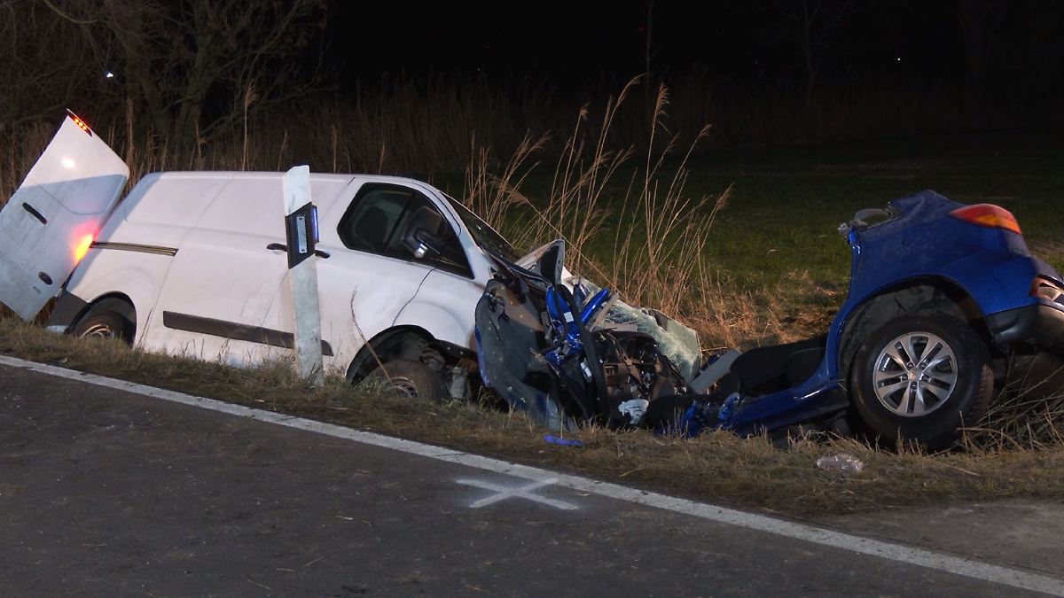 Dreijähriges Kind verliert beide Eltern bei Autounfall