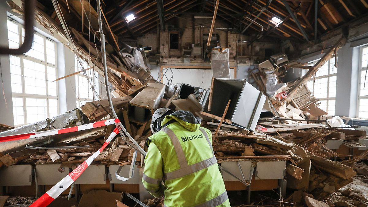 Kettenreaktion ließ Hörsaal-Decke in Marburg einstürzen