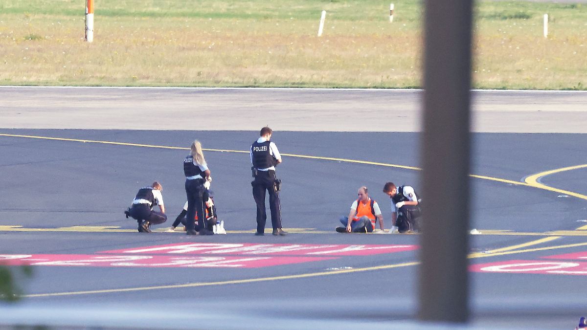 Flughafen Düsseldorf fordert fast 49.000 Euro von Klimaaktivisten
