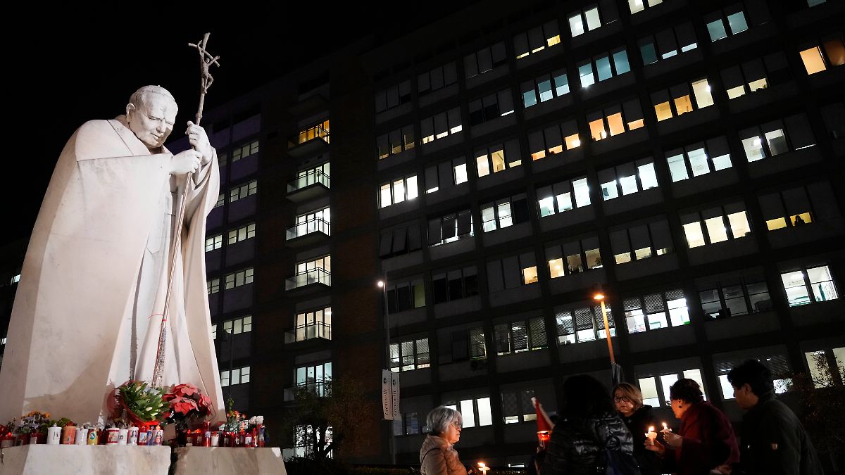 Katholiken bangen um Papst Franziskus