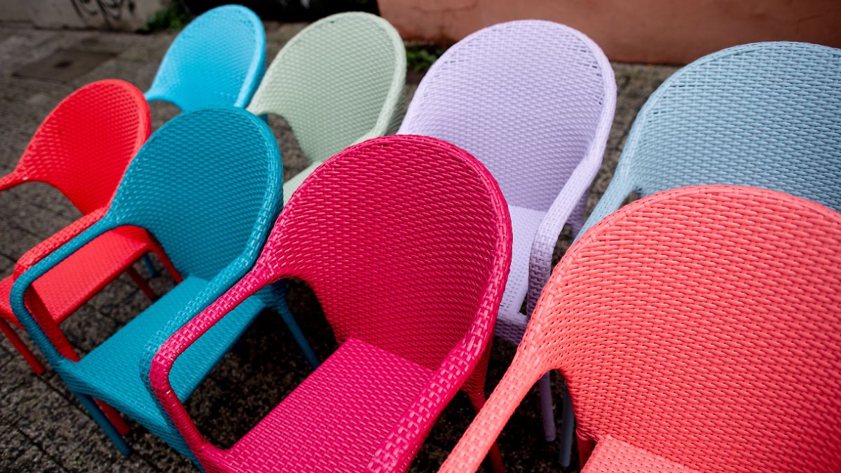 Die Deutschen sparen - Möbelhändler darben