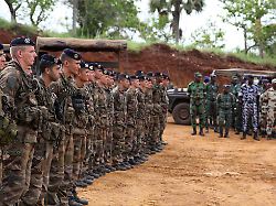 "Die Welt ändert sich": Frankreich gibt Militärbasis an Elfenbeinküste zurück