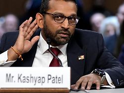 Selbst Republikaner warnen: Senat bestätigt FBI-Kritiker als neuen FBI-Chef