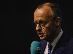 Ukraine-Bashing in den USA: Merz erschüttert von Trumps "Täter-Opfer-Umkehr"