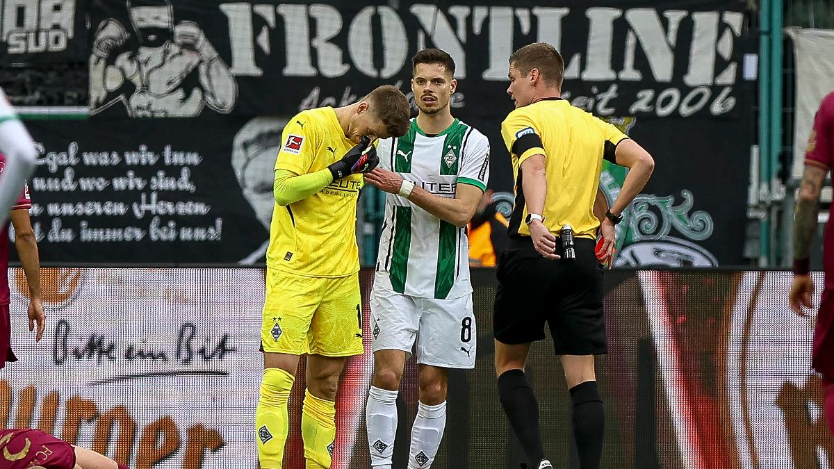 Borussia Mönchengladbach fliegt nach Rot-Drama auseinander