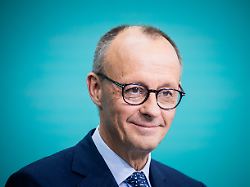 Glückwünsche per SMS: Merkel gratuliert Merz zum Wahlsieg - und der übersieht es