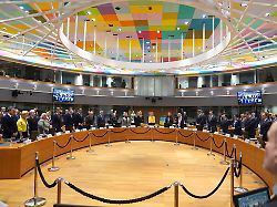 Manche bleiben bestehen: EU hebt einige Wirtschaftssanktionen gegen Syrien auf