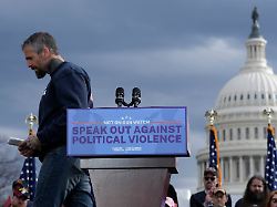 "Prinzipien zuerst"-Gipfel tagt: Kritische Republikaner trommeln gegen Trump