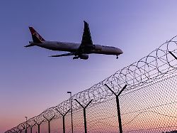 Maschine aus Pakistan: Charterflug mit 155 Afghanen in Berlin gelandet