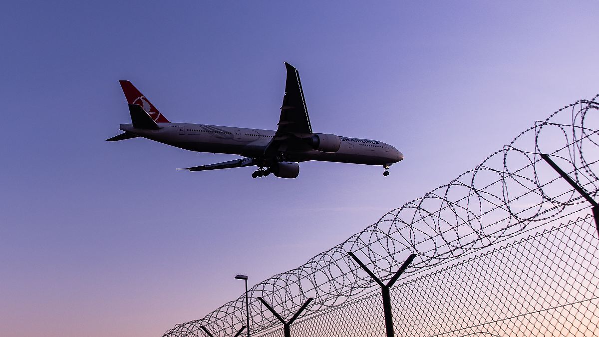 Charterflug mit 155 Afghanen in Berlin gelandet