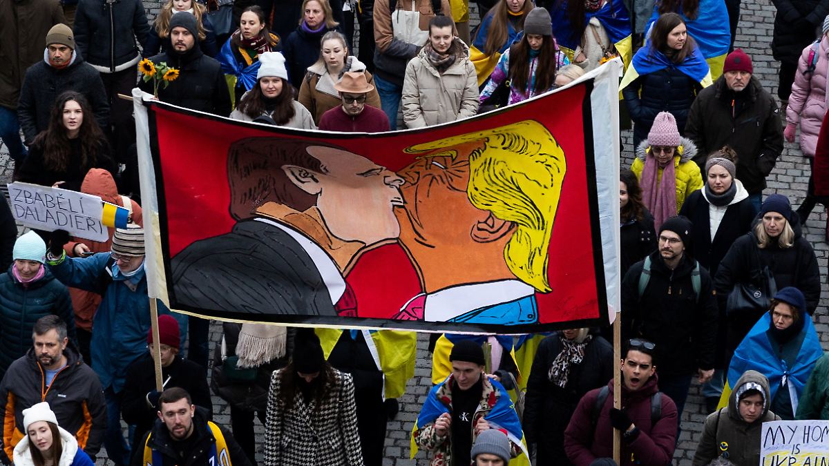 Noch wehen die Flaggen der EU und der Ukraine über Prag - doch für wie lange?