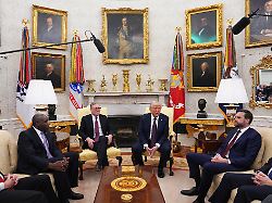 Gedächtnisverlust bei PK?: Trump hat vergessen, Selenskyj "Diktator" genannt zu haben