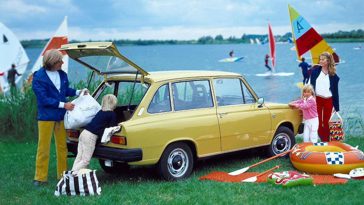The brand's first small car in 1975: Volvo 66 - | Troll children ...