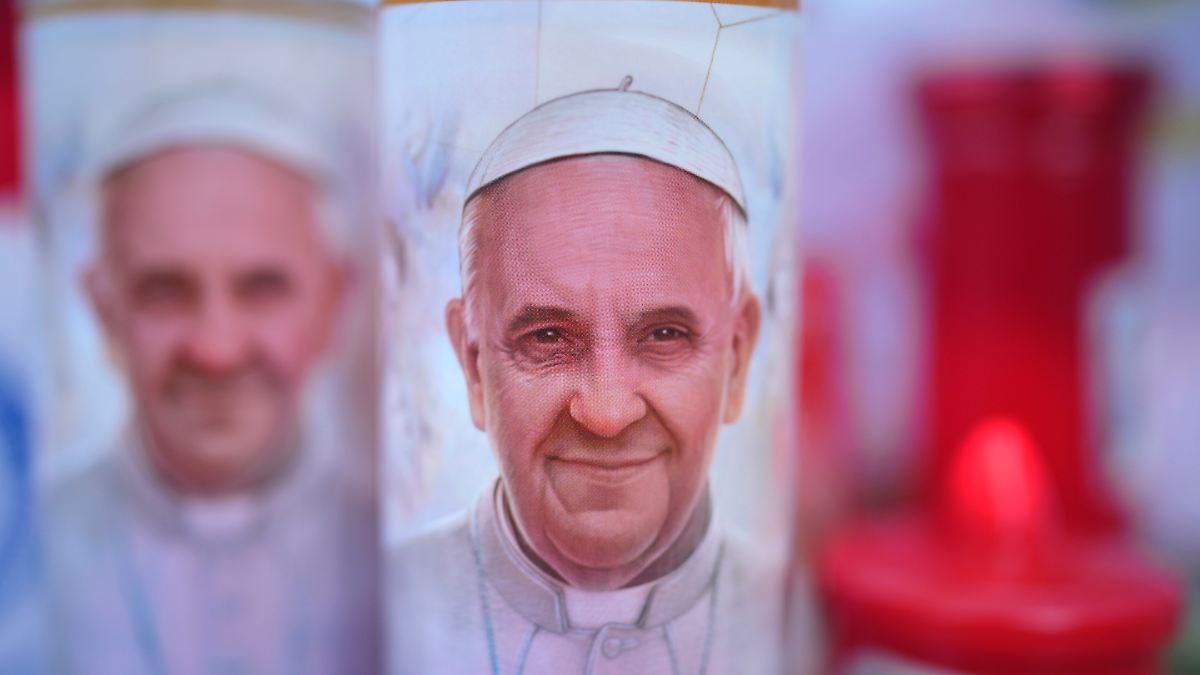 Papst Franziskus erleidet Rückfall