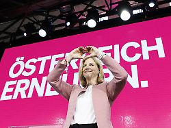 "Historischer Moment" gefeiert: Österreich macht Weg frei für erste Dreier-Koalition