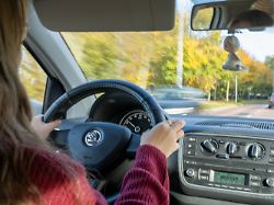 Betrugsversuche nehmen zu: Fast Hälfte aller Fahrschüler fällt durch Theorie-Prüfung