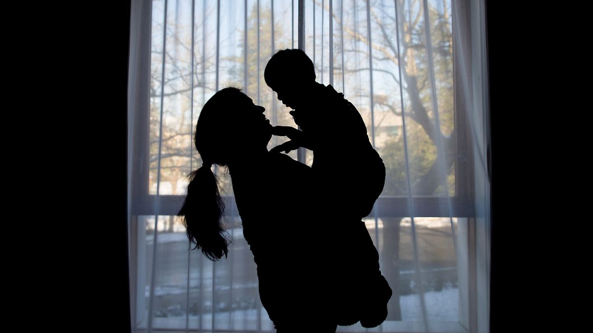 Frühe Missbrauchserfahrung belastet Eltern stark