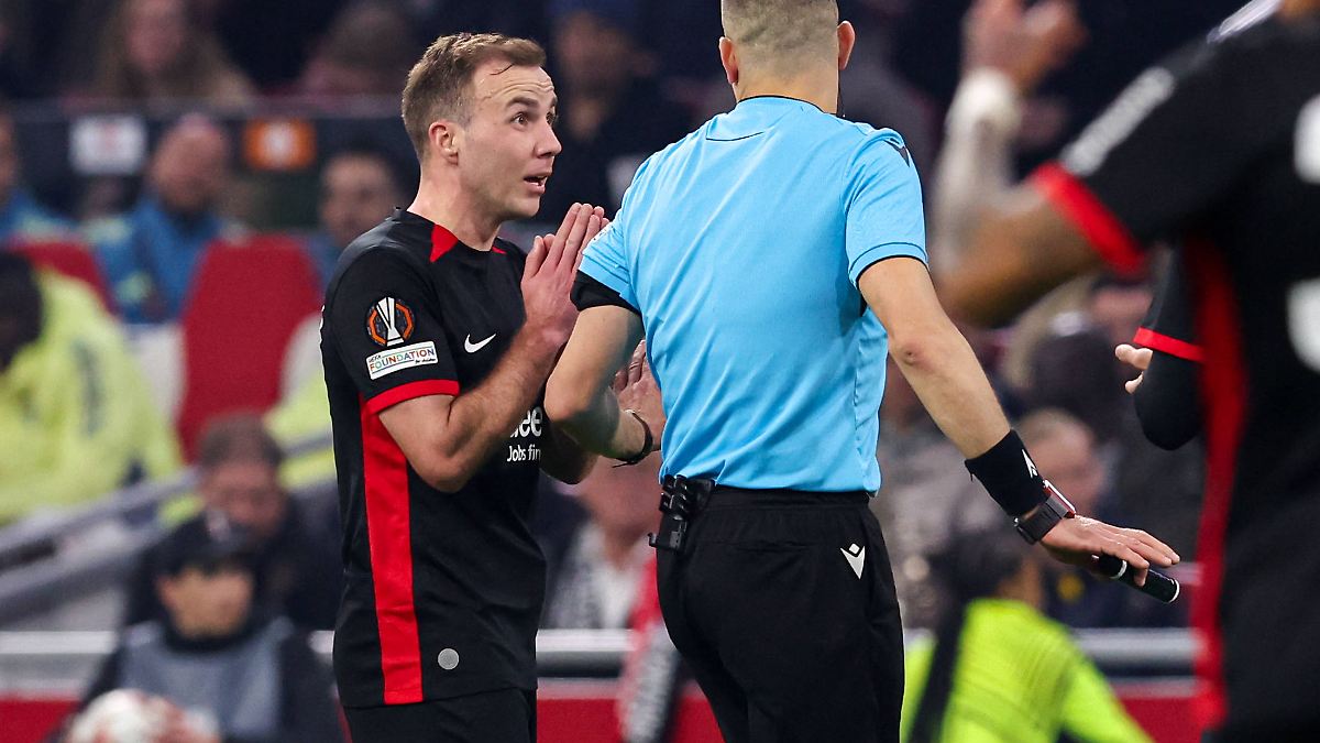 WM-Held Götze pfeift auf Pfeifkonzert in Amsterdam