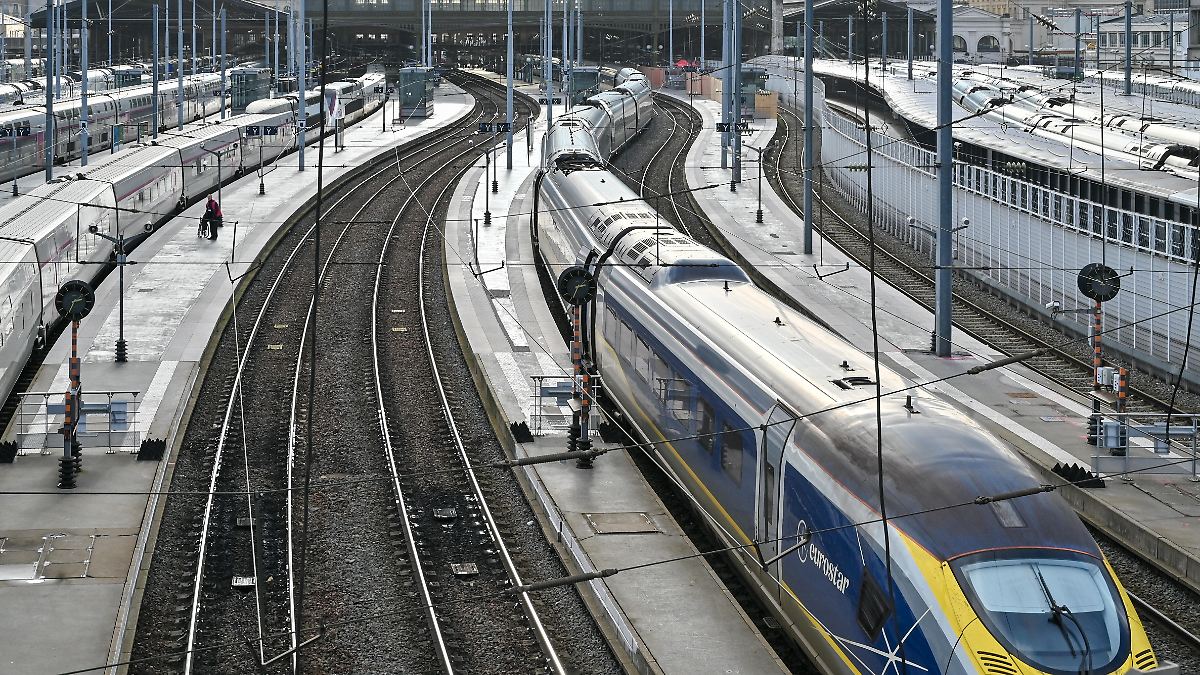 Bombenfund legt Eurostar ab Paris lahm