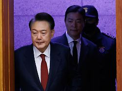 Amtsenthebung läuft weiter: Südkoreas angeklagter Präsident wird erstmal entlassen