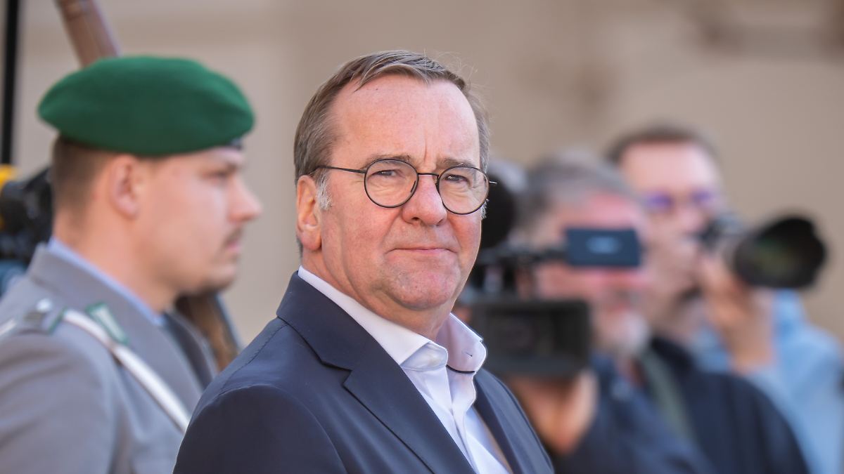 Ex-Wehrbeauftragte wollen Pistorius im Amt halten