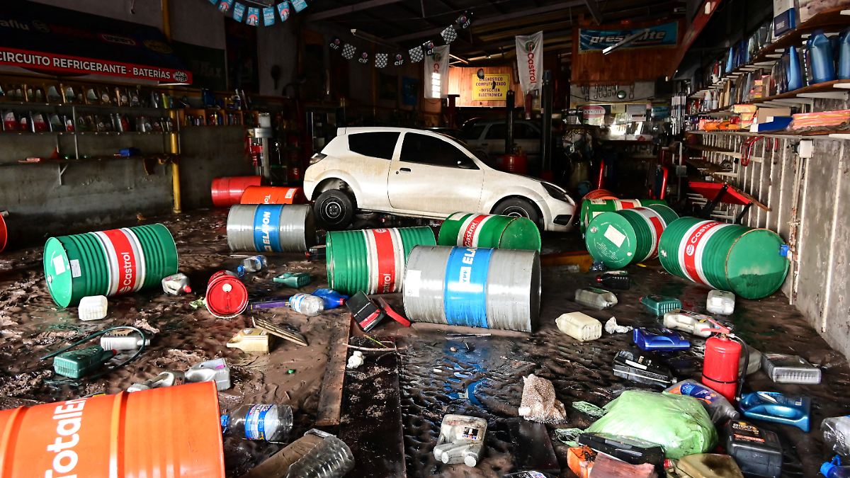 Mindestens 13 Tote durch heftige Unwetter an Argentiniens Küste