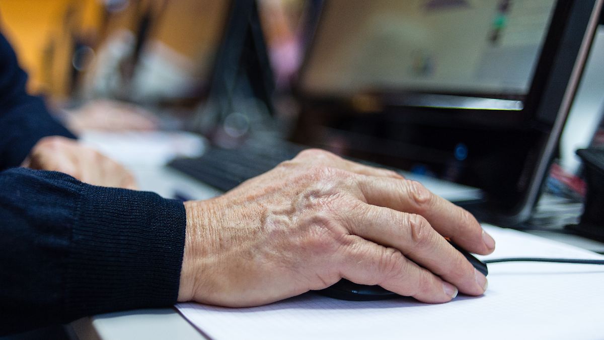 Schüler erwischen Lehrer beim Pornoschauen