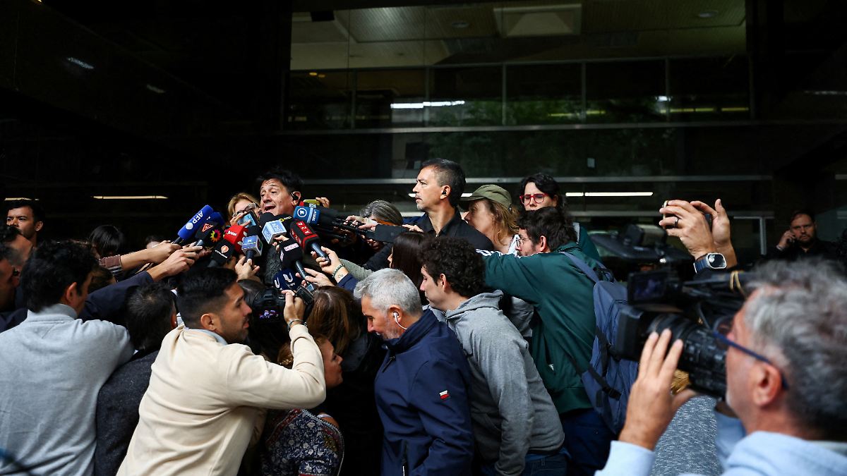 Maradona-Prozess startet mit auffälligem Foto von totem Diego