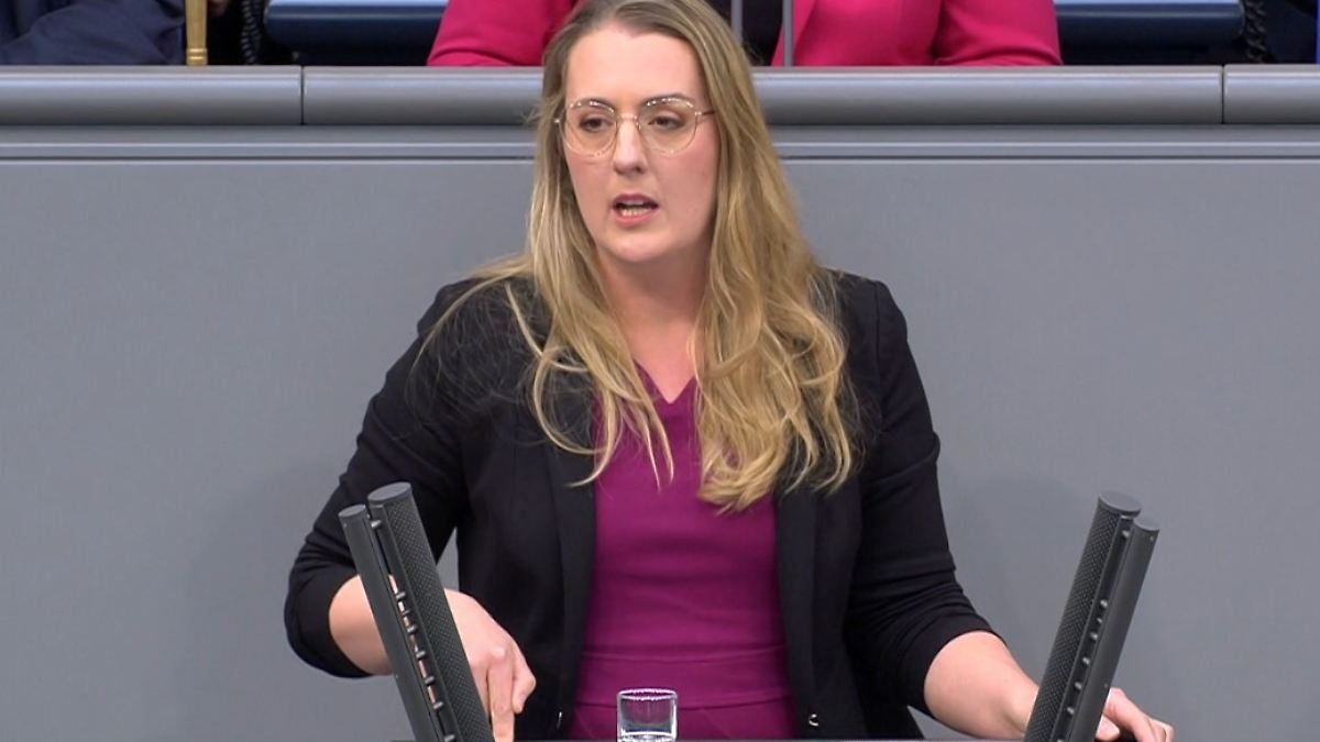 At a special session in the Bundestag: Green Party politician Dröge takes ...