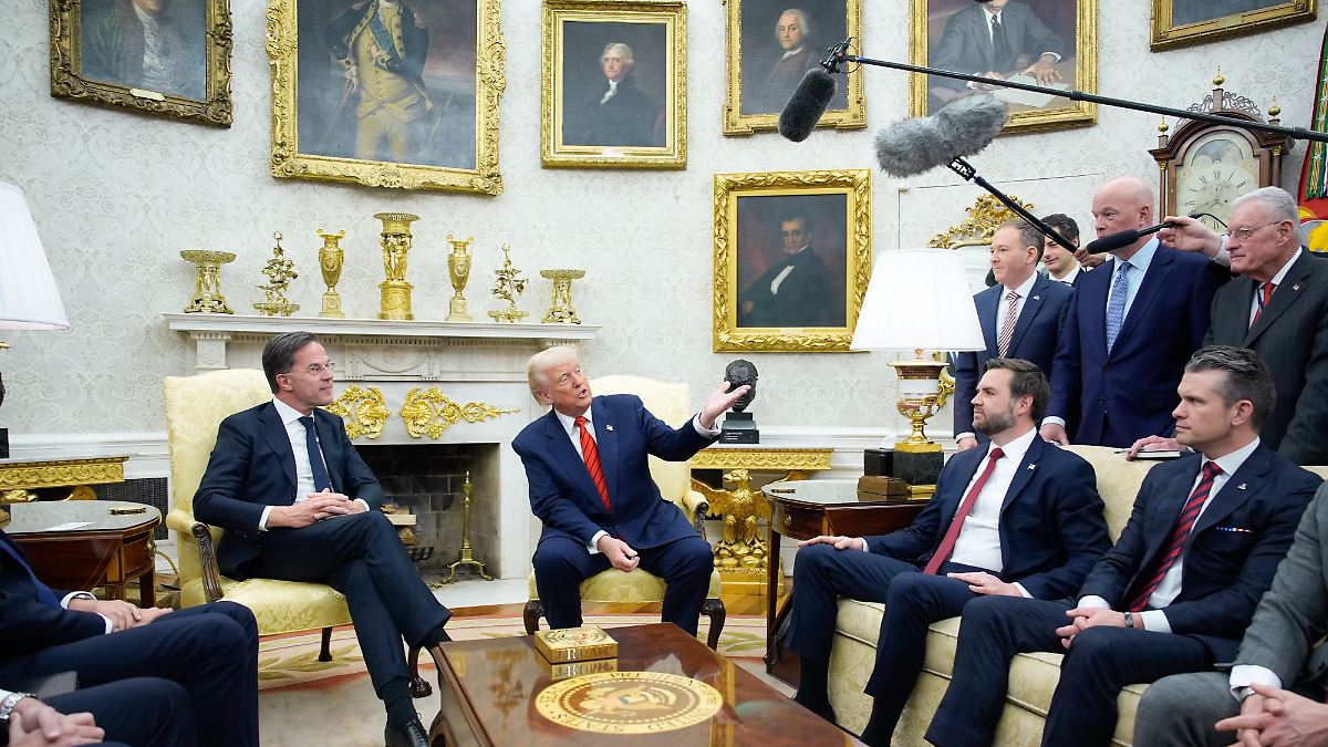 Trump macht Oval Office zum Traum aus Gold und Brokat