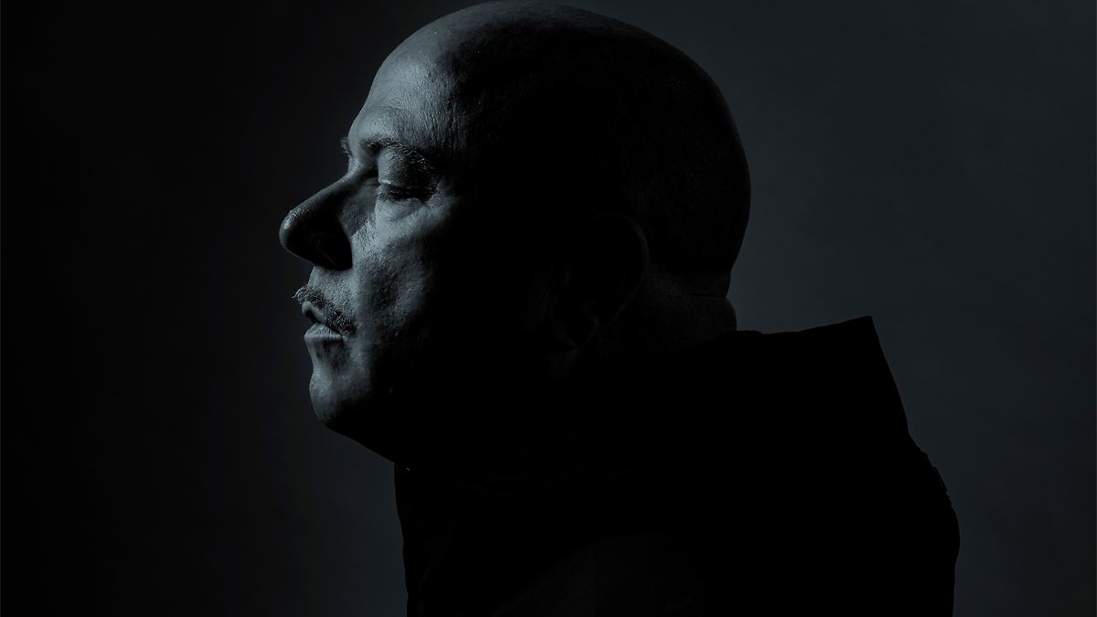 VNV-Nation-Frontmann Ronan Harris öffnet mit "Construct" seine Seele