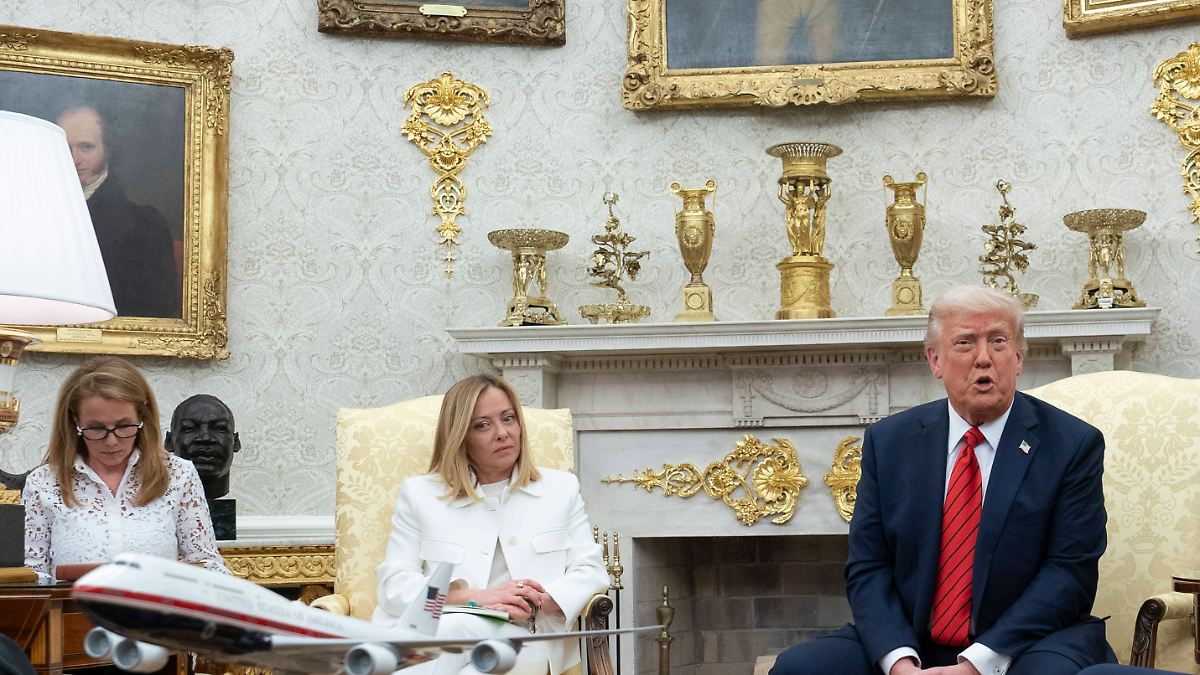 Meloni-Dolmetscherin nach Aussetzer bei Trump zerknirscht