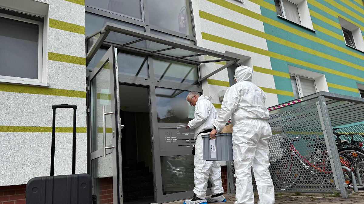 44-Jähriger bringt Ehefrau um und ruft die Polizei