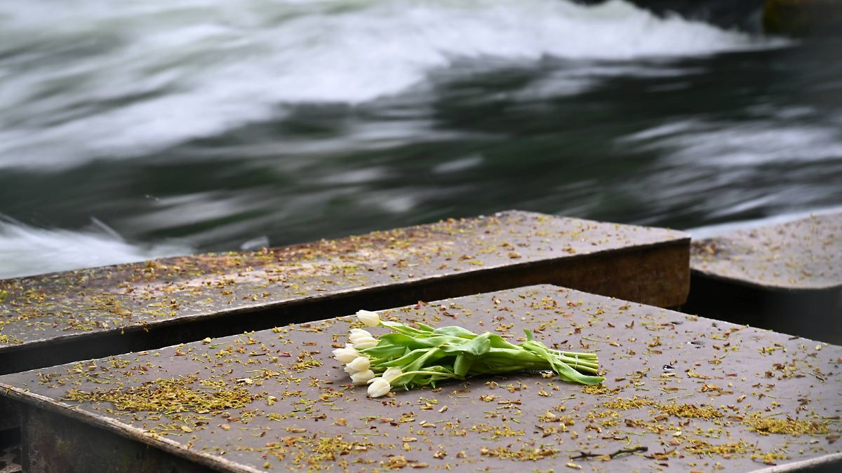 München verbietet Surfen auf Eisbachwelle - Suche nach Unfallursache