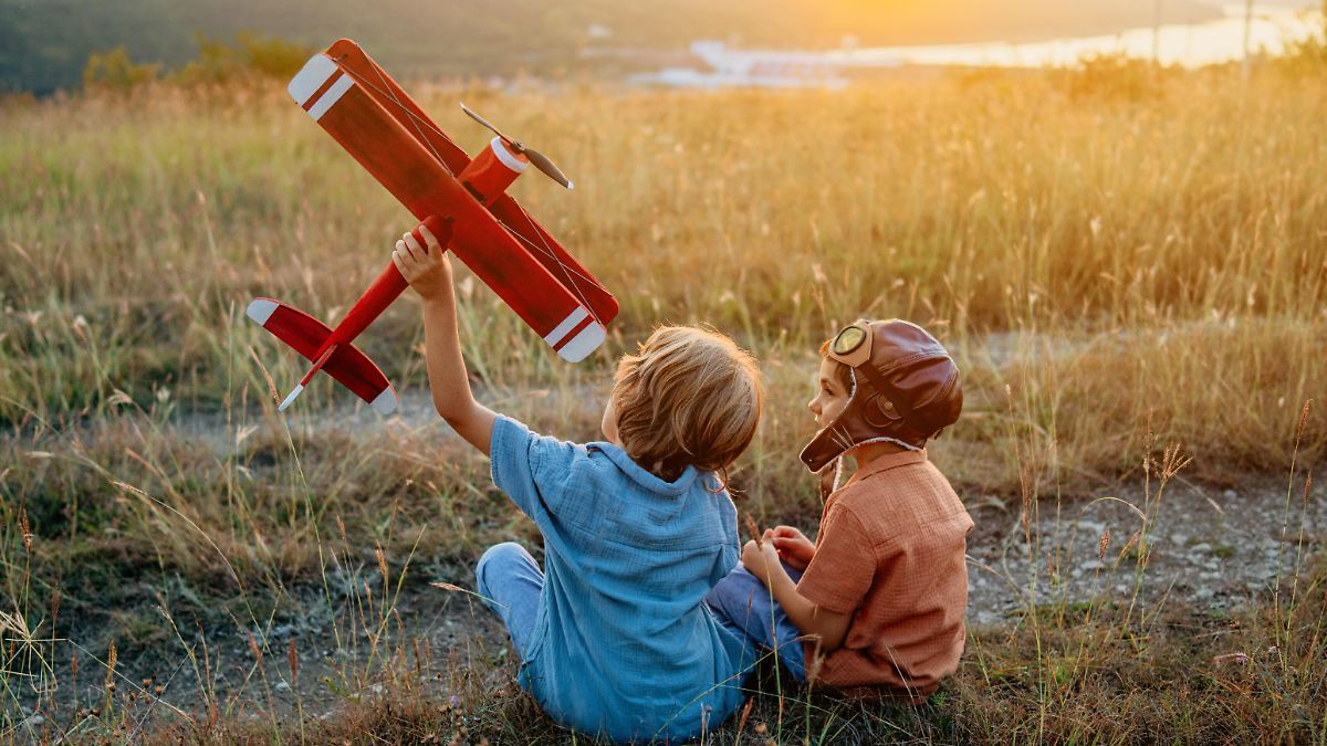 "Frei begleiten": Wie man Mädchen zu starken Frauen und Jungen zu modernen Männern erzieht