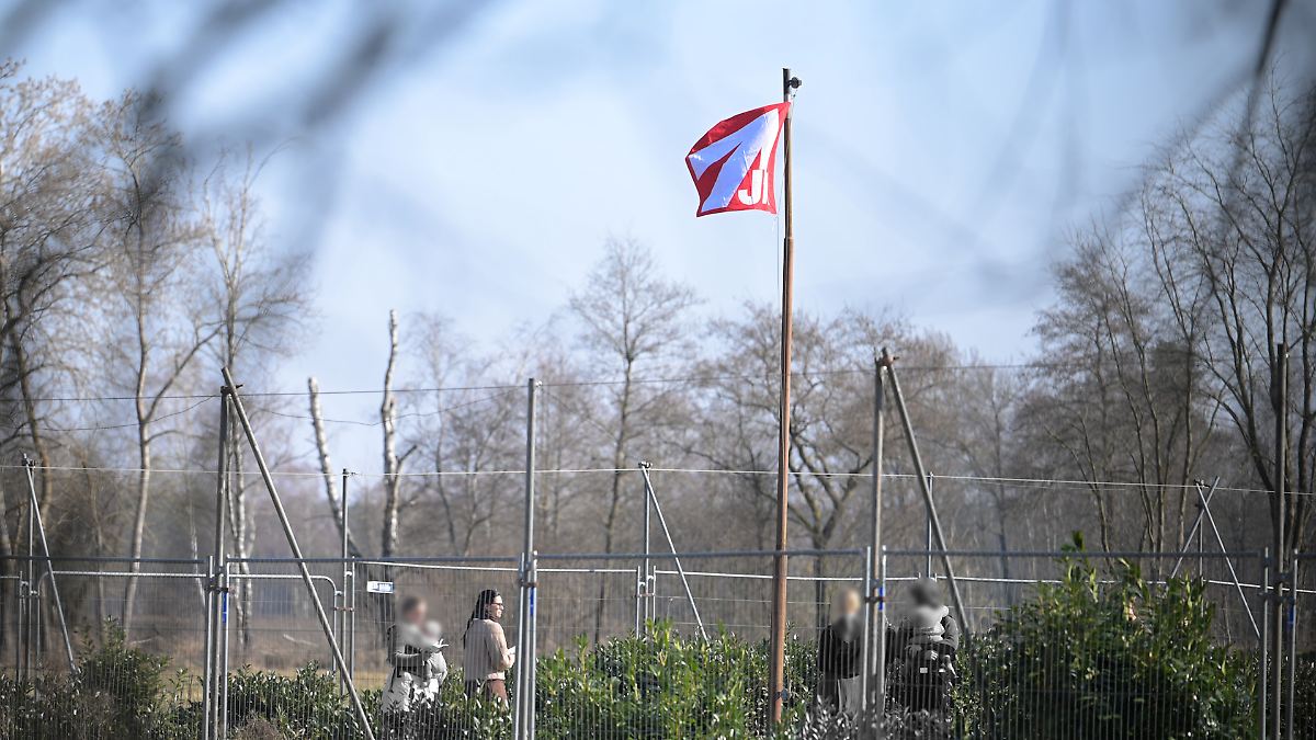 Polizei stellt auf "Heimathof" der JN Waffe sicher