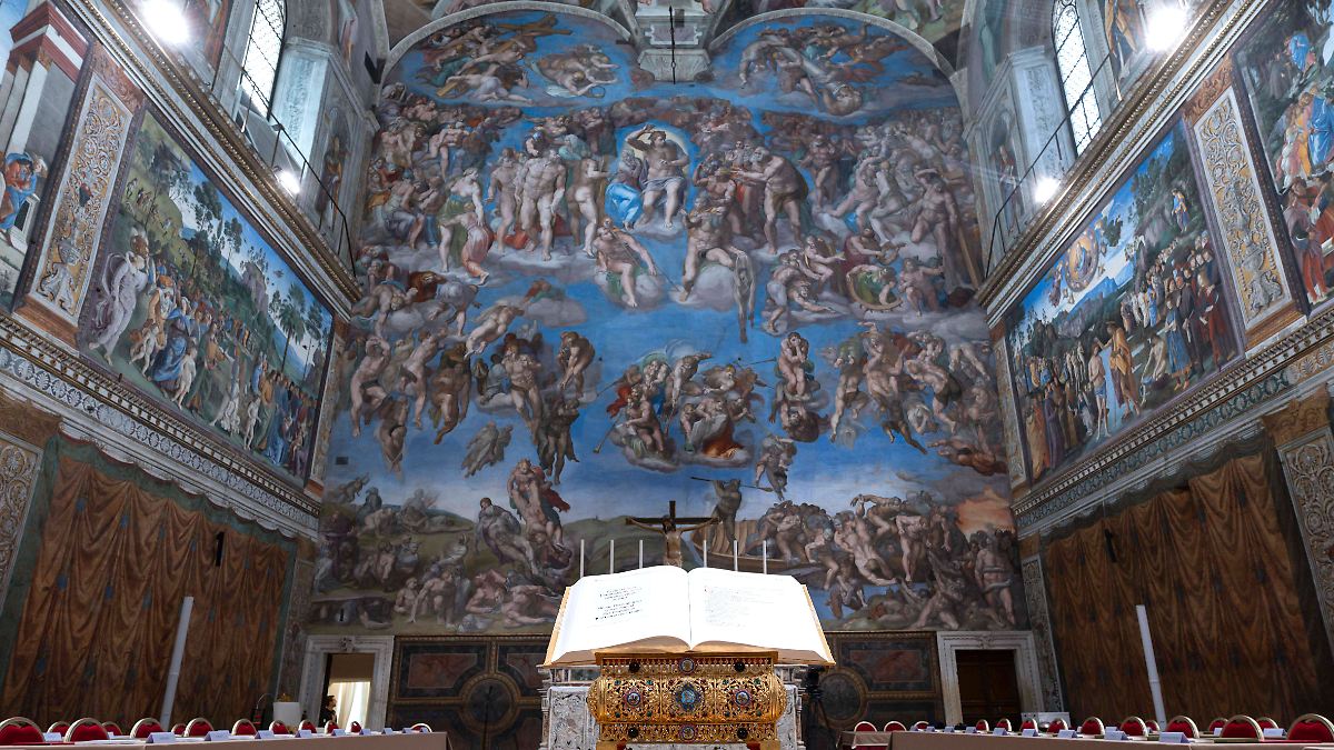 Neuer Papst Leo XIV. feiert erste Messe