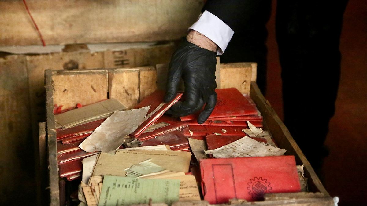 Argentinien findet zahlreiche Nazi-Kisten mit Hitler-Ideologie