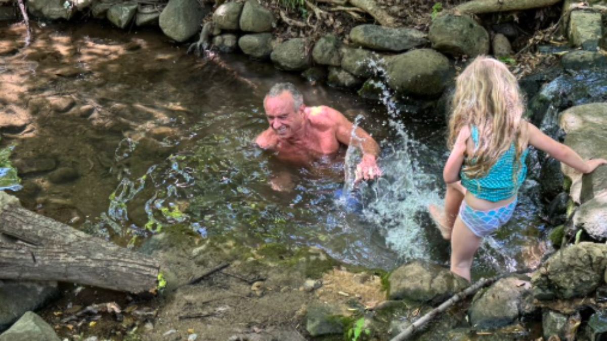 US-Gesundheitsminister badet in verseuchtem Bach