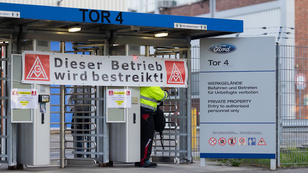 Kölner Ford-Beschäftigte streiken erstmals