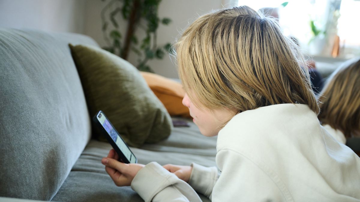 Deutsche Jugendliche laut Studie zu lange vor Bildschirm